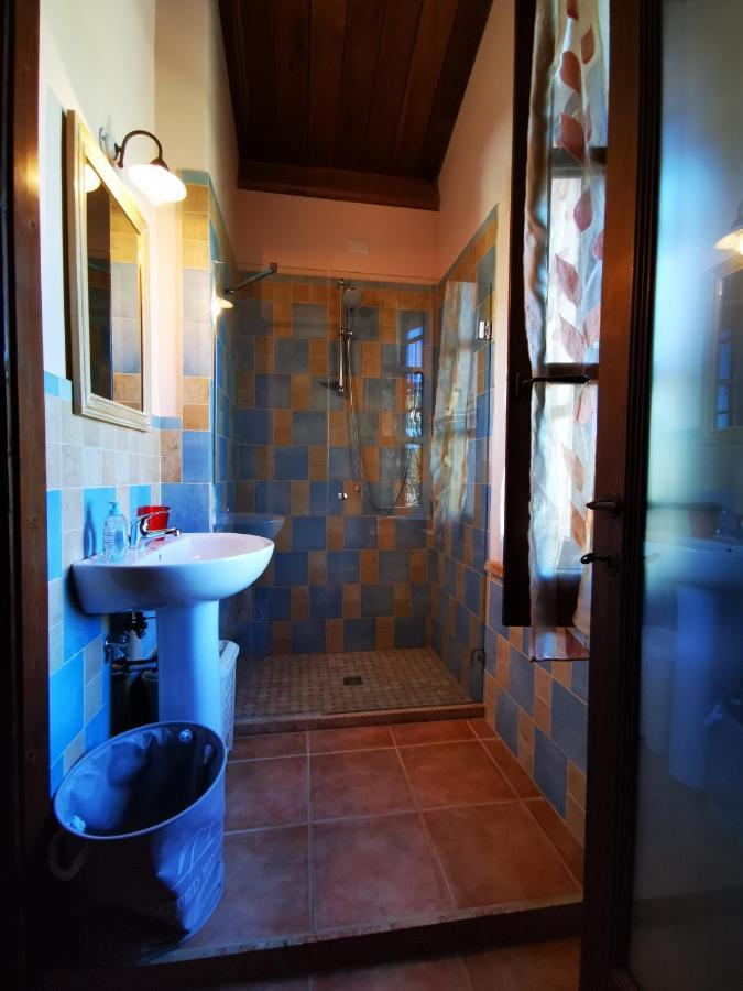 La Casa Dei Tigli Bed & Breakfast Cannara Bagian luar foto
