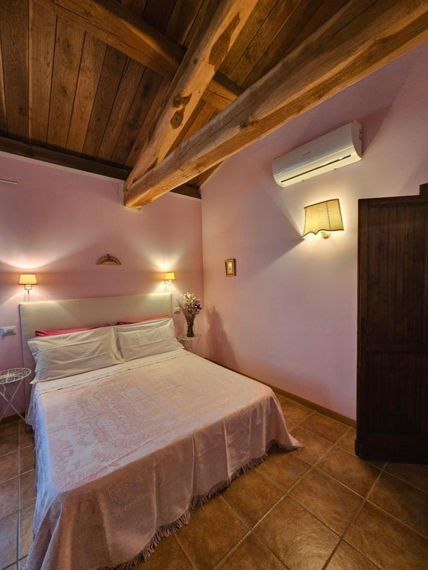 La Casa Dei Tigli Bed & Breakfast Cannara Bagian luar foto